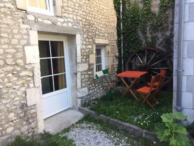 Bed & Breakfast Tetes A L'air Montils